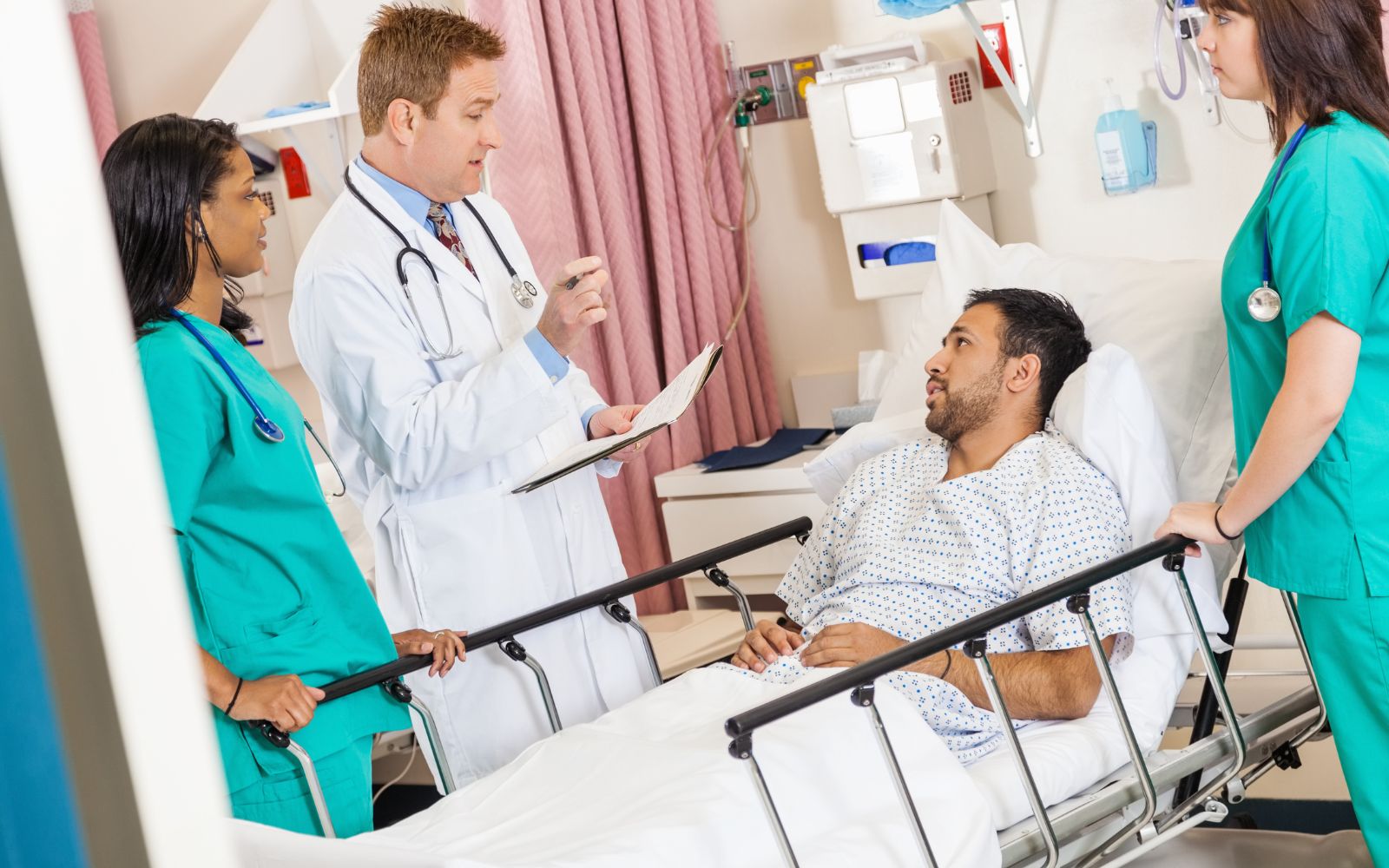 The Gym Laundry Efficiency Crisis: How Low-Quality Towels Create Operational Chaos