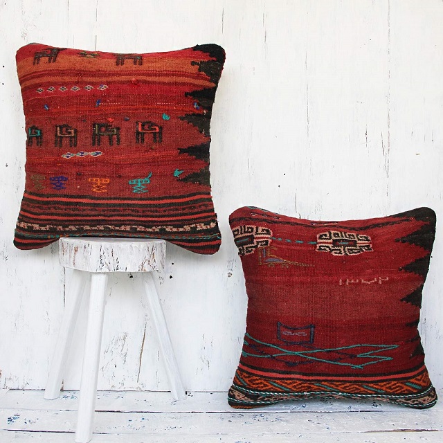 Farwayart-Vintage-tribal-kilim-pillow7-min